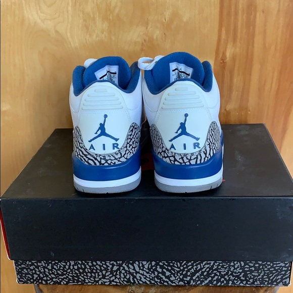 Air Jordan 3 Retro (2011) - Picture 5 of 5